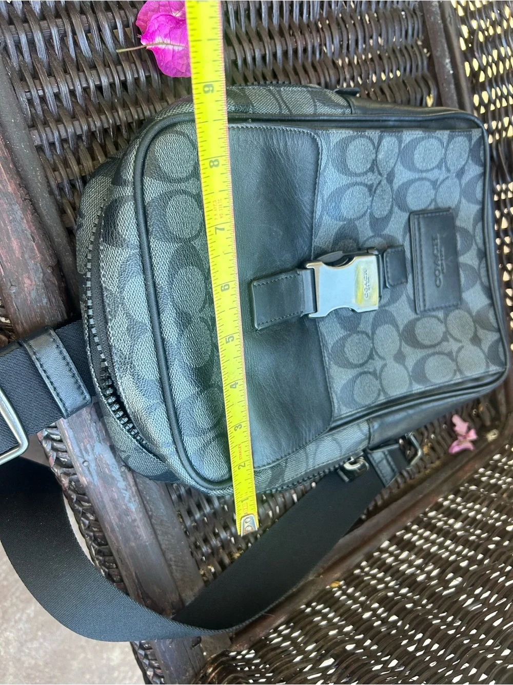 COACH Men’s Black Signature Track Pack  chest  Sling Bag